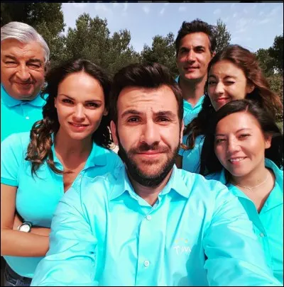 Qui est le directeur du Camping Paradis ?