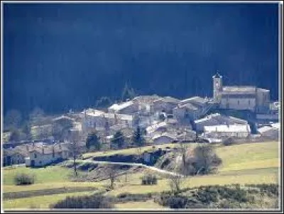 Petit village Audois de 61 habitants, dans le Pays de Sault, Bessède-de-Sault se situe dans la nouvelle région ...
