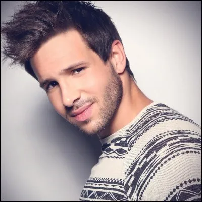 Quel chanteur a sorti le titre "Fall in Love" ?