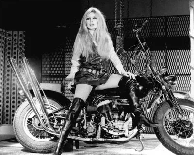 Complétez ces paroles écrites par Gainsbourg : "J'irai peut-être au Paradis, mais dans un...... Je n'ai besoin de personne