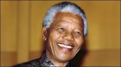 Le vrai prénom de Nelson Mandela est Nelson.
Vrai ou faux ?