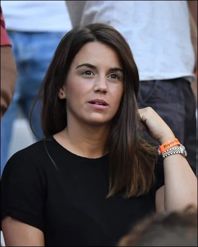 Comment s'appelle sa copine ?