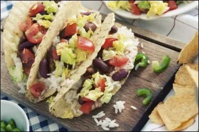 Le « Taco » est, avec la « Torta », l'emblème de la bouffe de rue mexicaine. En conséquence, elle se mange surtout sans ustensile. Comment appelle-t-on un établissement spécialisé dans la confection et la vente de tacos ?