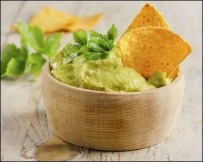 Quel fruit écrase-t-on pour préparer le guacamole ?