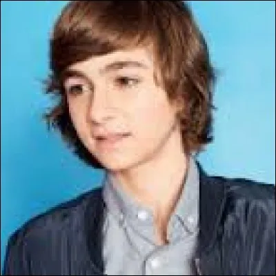 Qu'a chanté Esteban lors de son passage à "The Voice Kids" ?