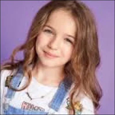 Grâce à quelle émission télévisée Erza s'est-elle fait connaître ?