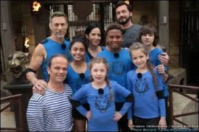 Dans cet épisode de Fort Boyard, qui doit déloger Mister Boo d'un coffre où la clé a été cachée ?
