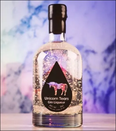 Boisson compos&eacute;e de gin, connaissez-vous les autres ingr&eacute;dients composant la boisson &laquo; Unicorn Tears Gin Liqueur &raquo; ?Harry Potter pourrait, peut-&ecirc;tre, vous renseigner !