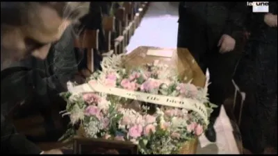 Dans quel épisode meurt Julien ?