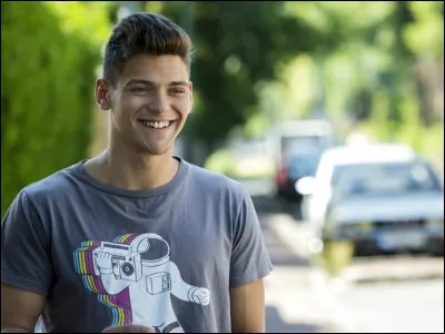 Qui est homosexuel dans l'épisode 4 ?