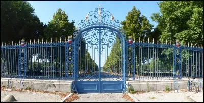 Qu'est-ce que cet oeuvre de ferronnerie ?