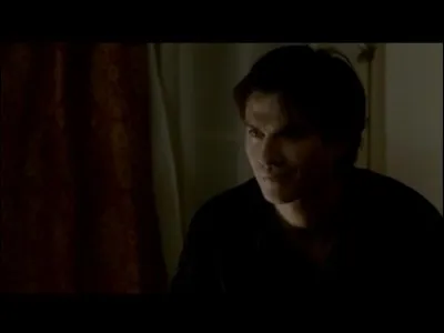 Que dit Damon à Elena quand il s'apprête à lui donner son collier ? (Saison 2, ép.8 - Saison 4, ép.1)