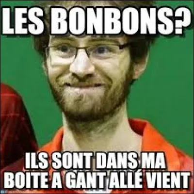 Quel verbe n'est pas concerné par cette phrase ?
"Je suis une fillette dans la rue, le soir".