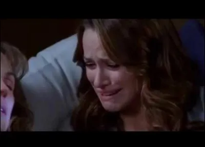 À la mort de leur mère, Haley, Quinn et Taylor la remercient car, grâce à elle, elles ont été heureuses. Que font-elles ?