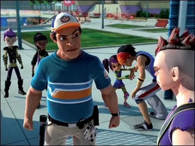 Quel est le prénom du grand-frère de Sly ?