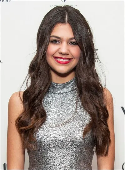 Comment s'appelle l'actrice qui joue le rôle de Taylor Hathaway ?