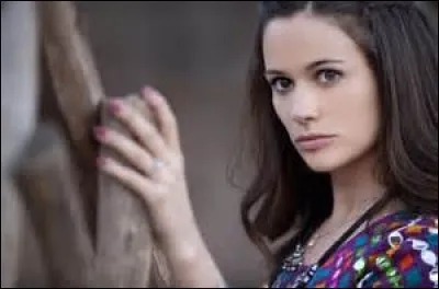 Qui devait-elle épouser, à Jaipur ?