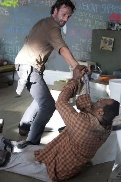 Pourquoi Morgan ne veut-il pas rejoindre le groupe de Rick à la prison dans la saison 3 ?