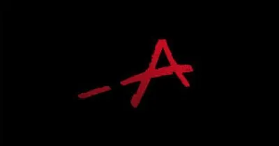 Laquelle des filles fait croire à -A qu'elle a tué Charlotte pour le coincer ?