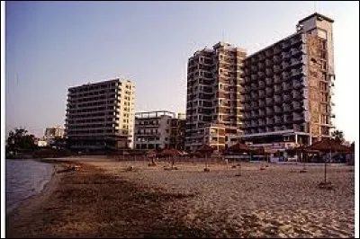 Varosha est une ancienne ville balnéaire. Les gens ont fui suite à l'arrivée de troupes militaires turques le 20 juillet 1974. Dans quel pays se trouve cette ancienne ville ?