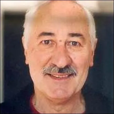 Comment se prénommait le professeur Cantorel, le grand-père d'Estelle ?