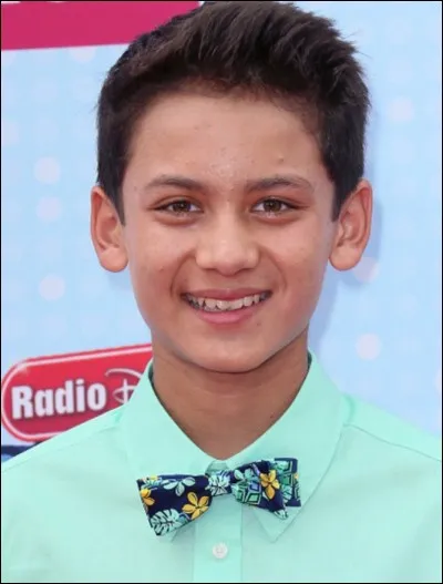 Comment s'appelle l'acteur qui joue le rôle de Parker Rooney dans la série "Liv et Maddie" ?