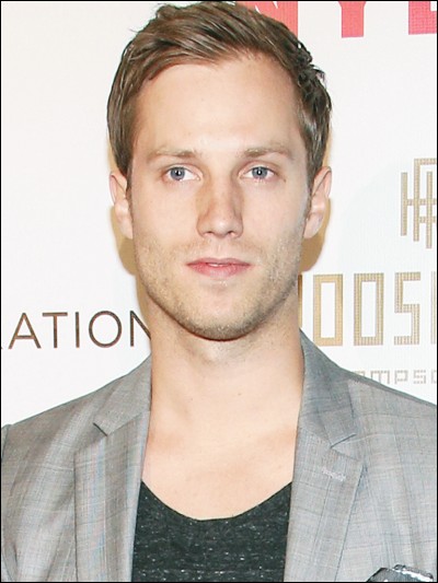 Qui est ce personnage ? (plusieurs réponses possibles)