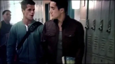 Qui sont ces deux joueurs de crosse ?