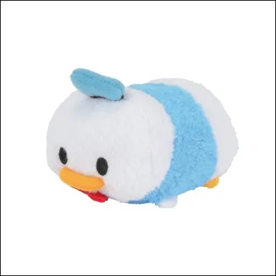 Quel Tsum Tsum porte un costume et un chapeau bleu ?