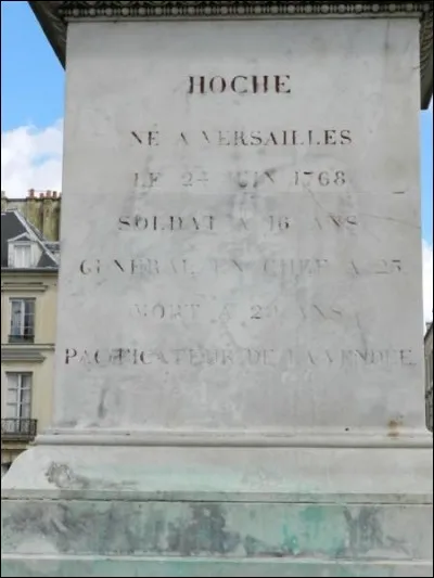 Le mot commence par "L'ami" :