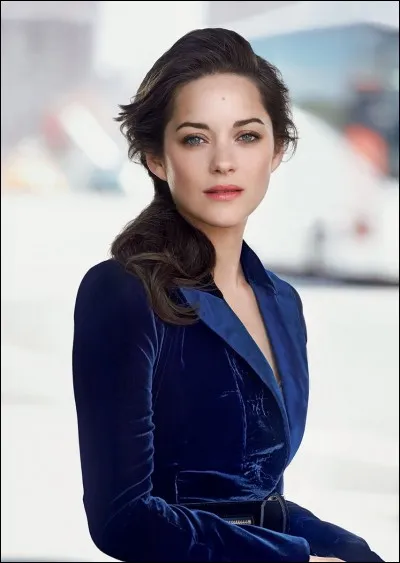 Avec quel acteur a-t-elle joué dans "Public Enemies" ?