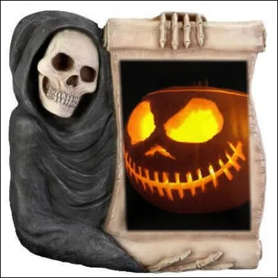 Un peu plus loin dans l'Univers, Pilounet et Benoît766 discutent du personnage emblématique de la fête d'Halloween par excellence. Quel est ce personnage irlandais refusé en Enfer comme au Paradis ?