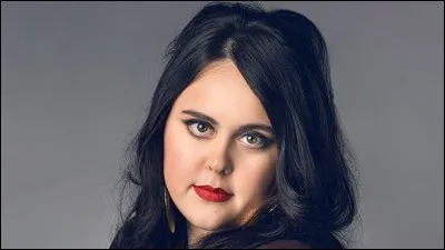 Dans la série télévisée "Journal d'une ado hors norme", quel personnage joue Sharon Rooney ?