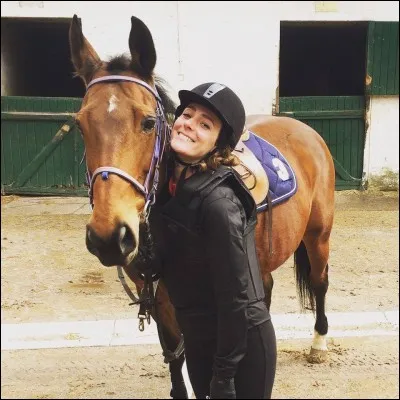 Sera-t-il logé dans un centre équestre ? Si oui, combien de fois par semaine pourras-tu aller le voir ?