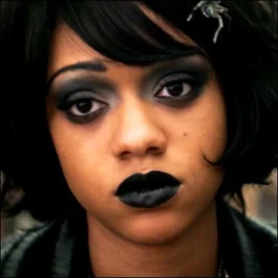 Mimi et ses potes sont confrontés à d'étranges événements dans :