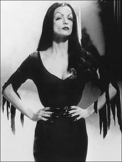 Vampira toujours, cette fois-ci sur le tournage de la réponse 1 dans le film :