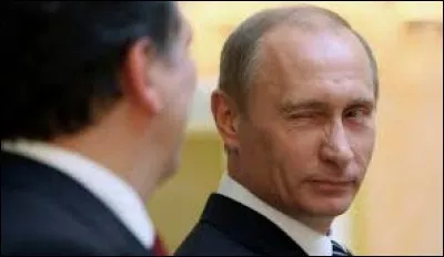 Vladimir Poutine avait dis a Pascal Obispo que les luttes perpétuels épuisent la malheureuse Russie.