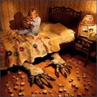 C'est un personnage maléfique étant présenté aux enfants pour leur faire peur, afin de les rendre plus sages.