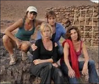 Dans quel pays Mirta, Blanche, Mélanie et Céline ont-elles passé des vacances mouvementées ?