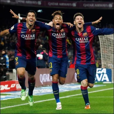 Comment surnomme-t-on leurs 3 attaquants ?