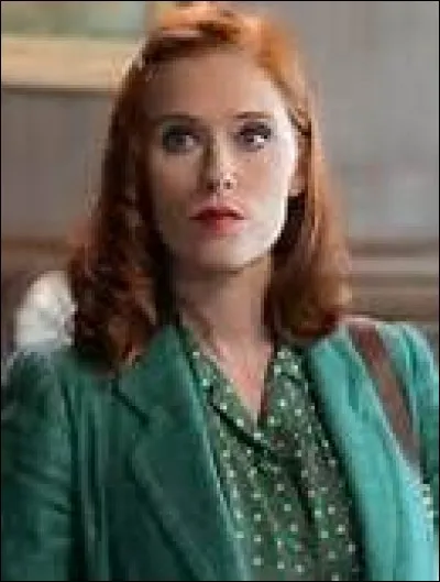 Comment se prénomme Madame Larcher ?