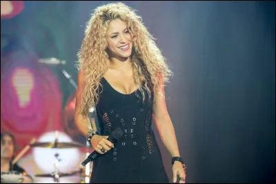 Quelle chanson française Shakira a-t-elle reprise ?