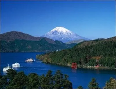 Au sud de quelle ville se trouve le mont Koya ?
