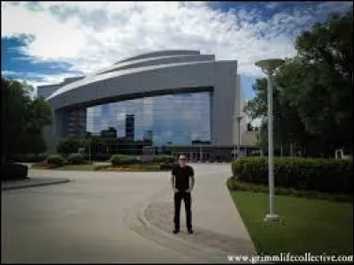 Comment se nomme le centre de recherche que rencontre Rick lors de la saison 2 ?