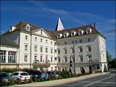 Pour finir, je vous emmène en Ile-de-France, à Vauréal. Ville de l'arrondissement de Pontoise, où vous pourrez voir le château de Claude Brasseur, elle se situe dans le département ...