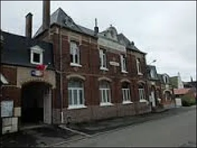 Commune de l'arrondissement d'Arras, Quéant se trouve dans le département ...