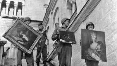 Qui a formé le groupe "Monuments Men" ?