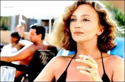 Actrice française qui a obtenu le César pour un second rôle dans ''L'Année des méduses'' , a joué aussi dans ''Jean-Philippe'' , ''Le Zèbre'' et ''Poulet au vinaigre''