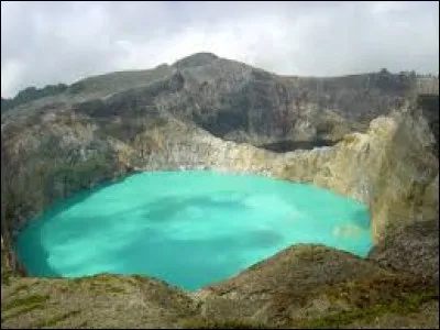 Dans quel pays trouverez-vous le lac Kelimutu ?