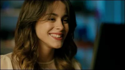 Que veut Violetta quand elle voit le piano ?